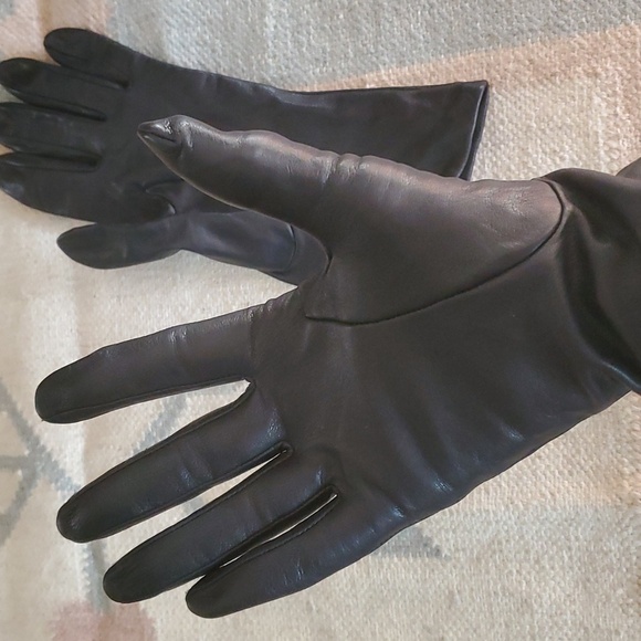 Vintage Black Nordstrom Leather Gloves - Picture 4 of 9